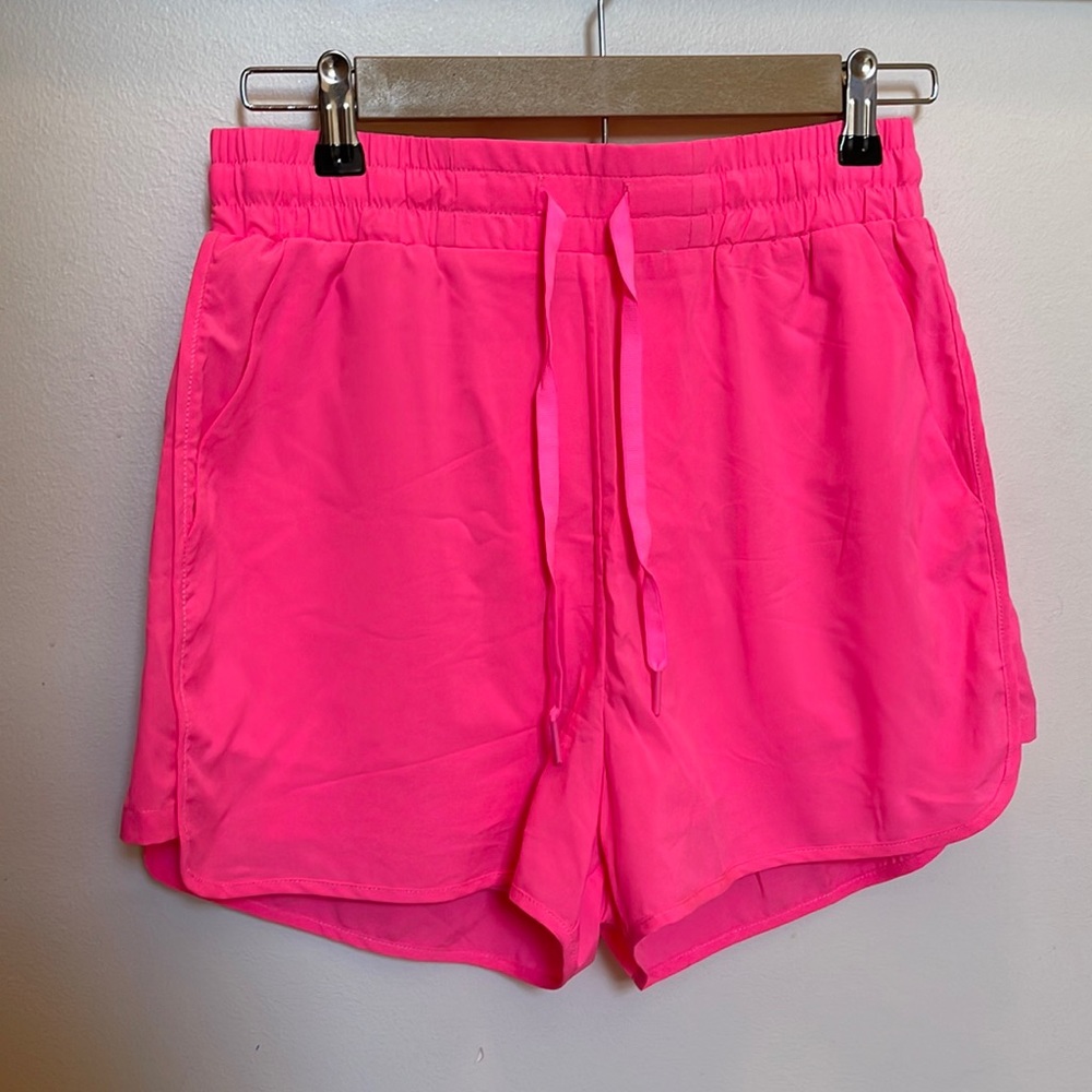 NWOT Buffbunny Flo Shorts V2 in Malibu